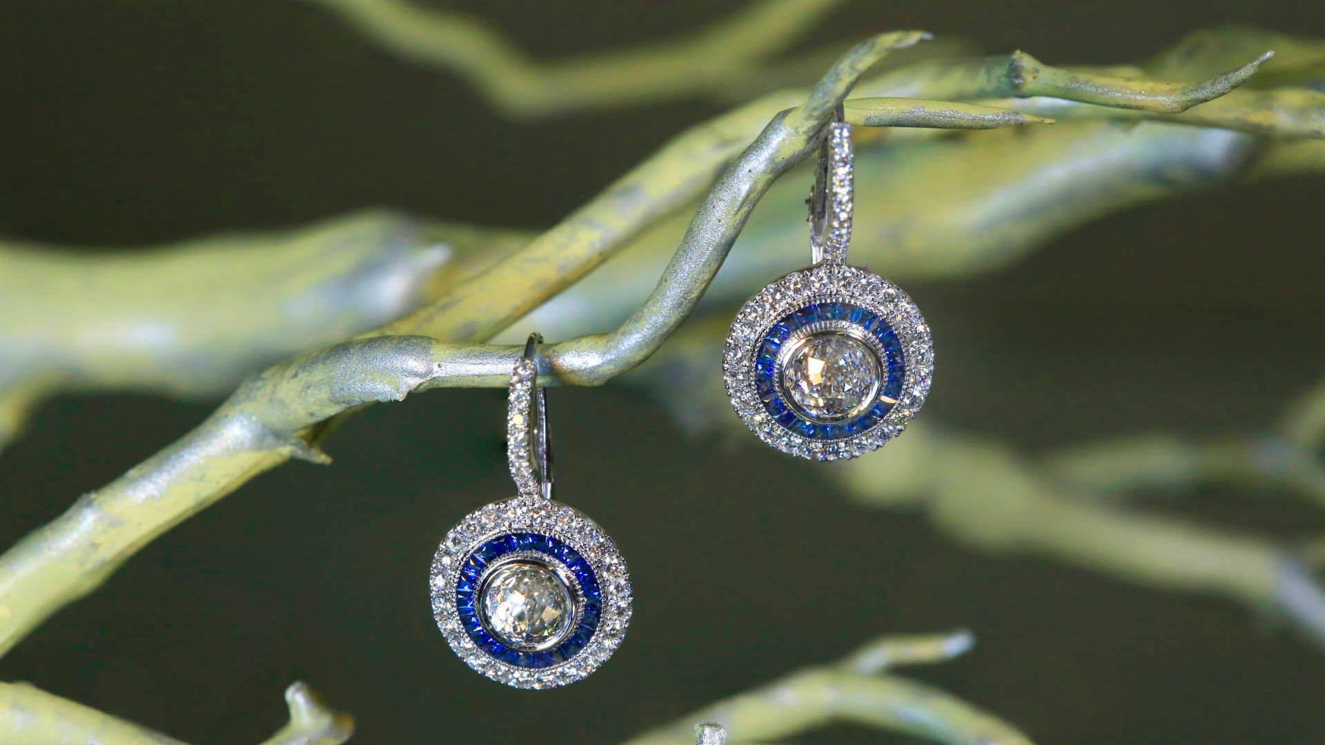 Diamonds International Barbados provides luxury jewelry and elegant timepieces